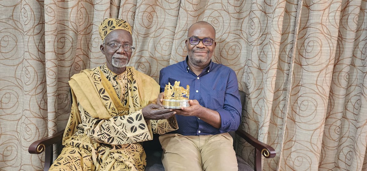 Chapeau bas à #SouleymaneCissé que j'ai eu l'honneur de rencontrer ce 8/8/23. Il a été Carrosse d'or au Festival de #Cannes2023, prix spécial du jury à #Cannes1987, #Tanit d'or aux journées cinématographiques de #Cartages, #Etalon de Yennenga au #Fespaco1983, ... <a href="/IbrahimaANiang/">Ibou Niang</a>