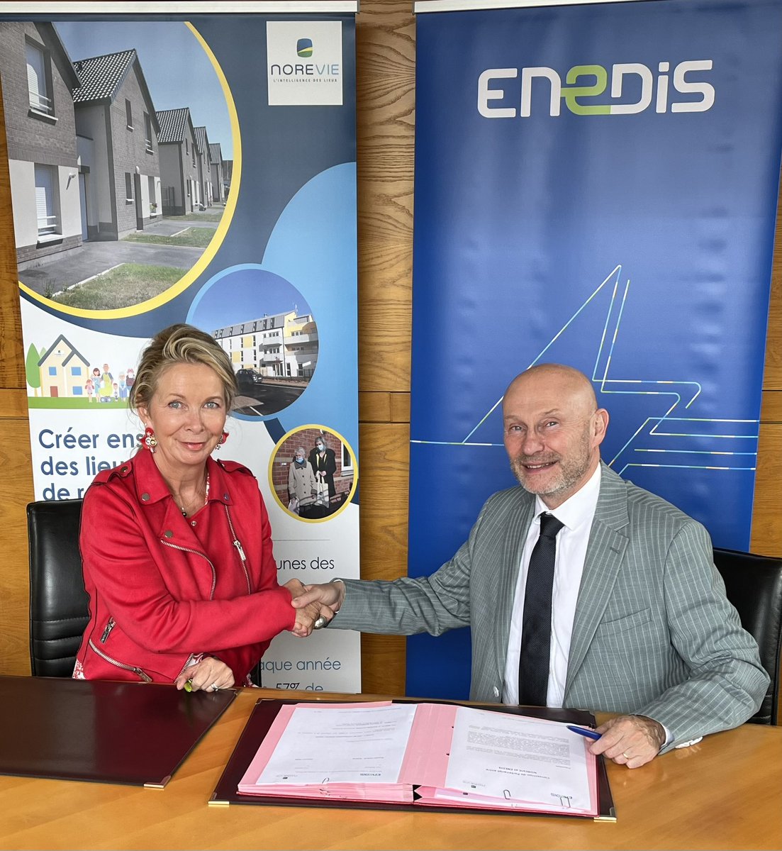 Tres heureux de concrétiser le partenariat <a href="/enedis/">Enedis</a> <a href="/Norevie_esh/">Norevie</a> avec #EmmanuelleNoreveMartin : mobilité électrique, transition écologique, developpement &amp; rénovation au programme pour les équipes du bailleur avec le soutien d’@enedis_npdc !
