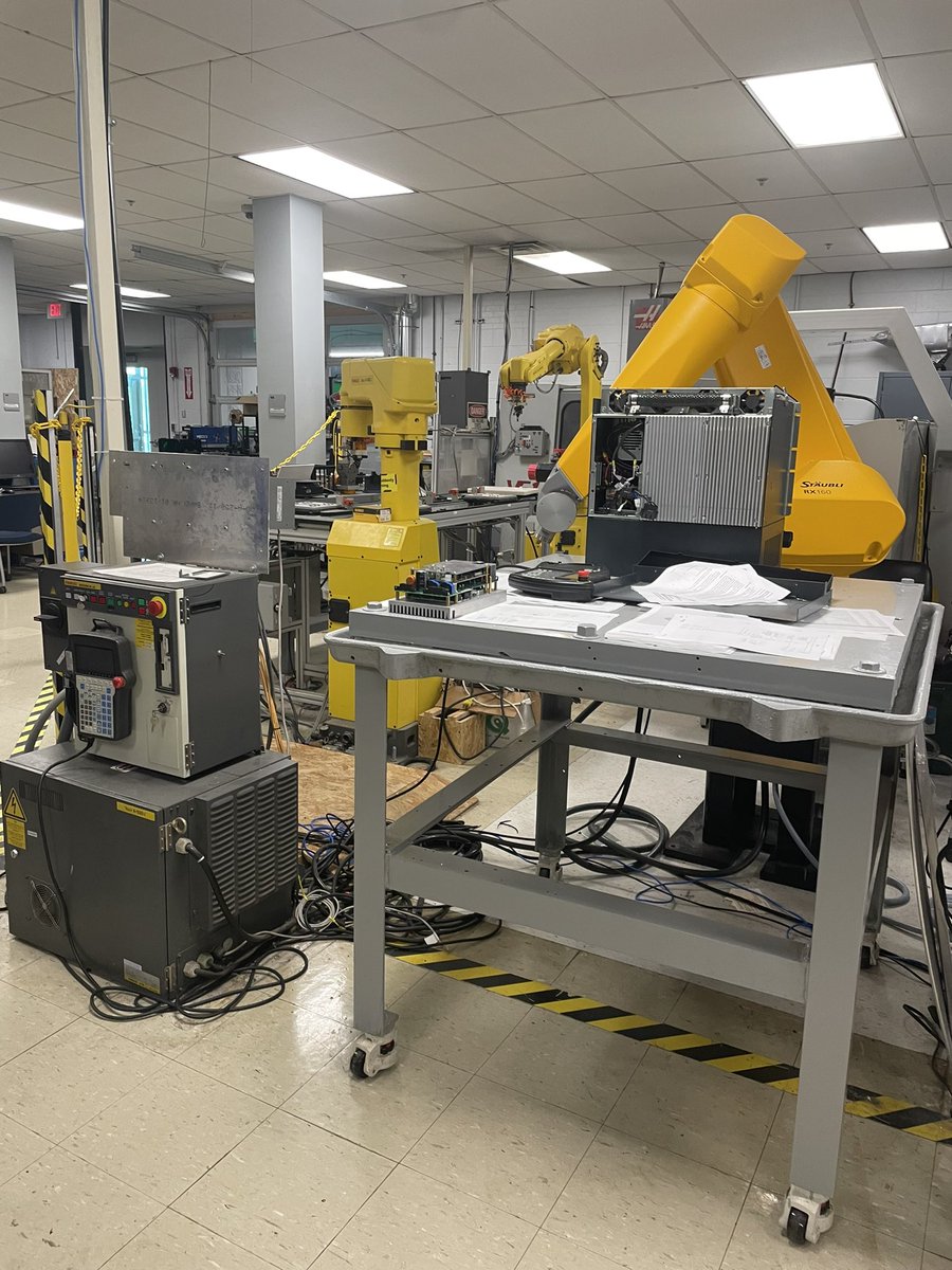 AduschekD's tweet photo. Great tour of the Engineering and Innovation building. https://t.co/FzfGsb1PP1