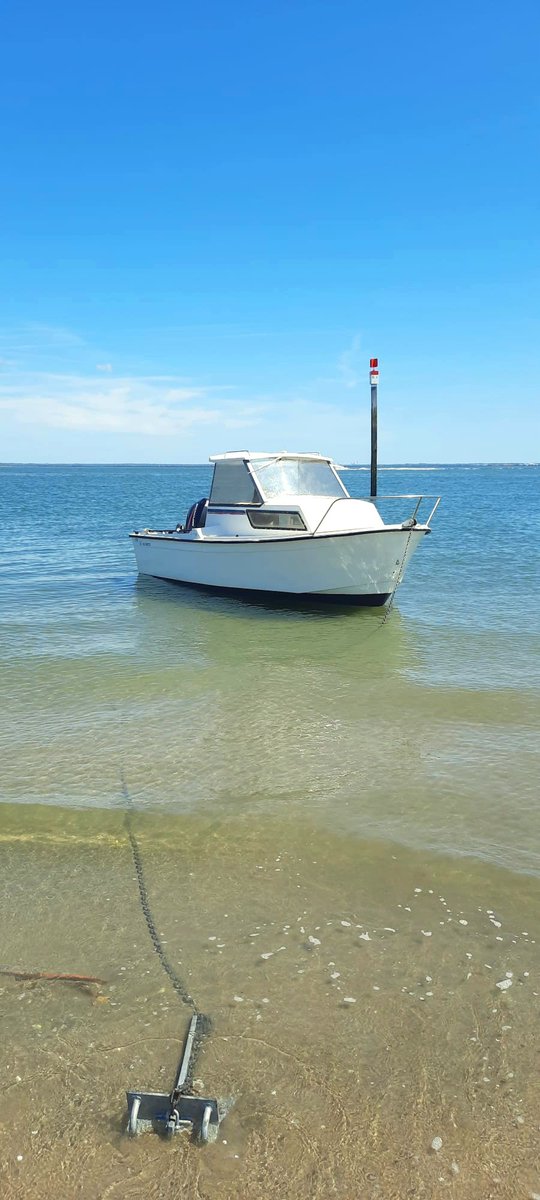 Cire96461251's tweet photo. Terrain de #navigation, de #contemplation, de #pêche sur mon complice petit #timonier  : très joli #bassin d'#Arcachon. https://t.co/r02GmL1c5i