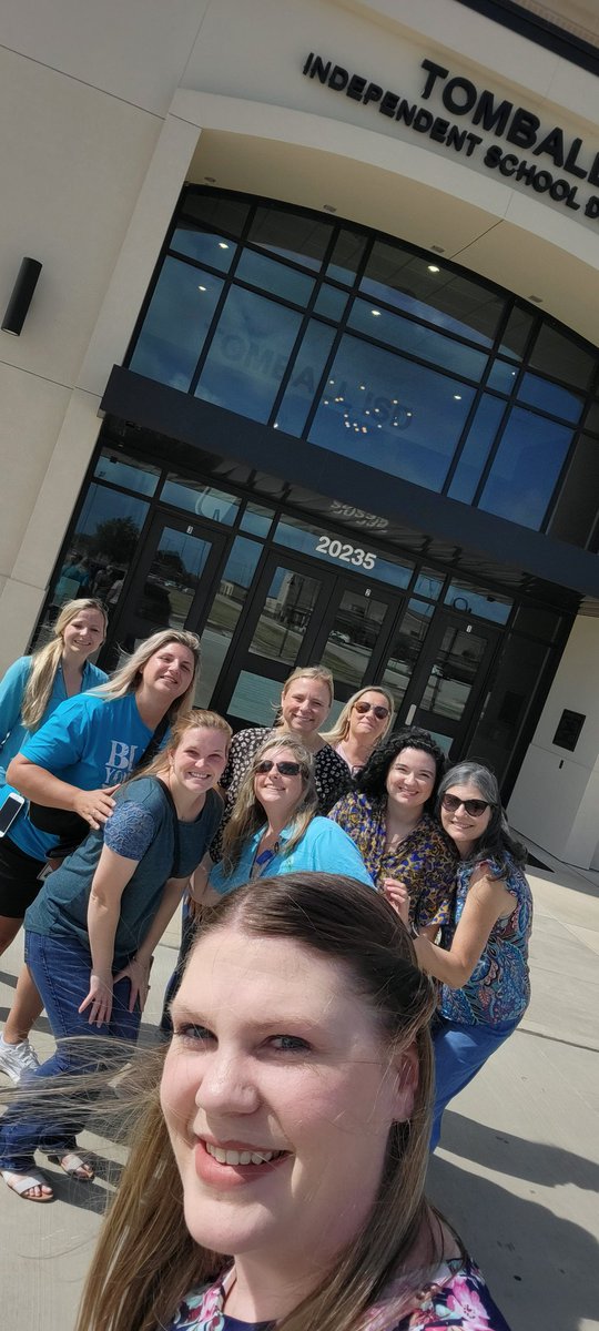 klambright2001's tweet photo. Best vertical team ever! Tomball Event Center @tisdpes #DPEScougarprowl #hometownteam https://t.co/jqPPHB1Bn9