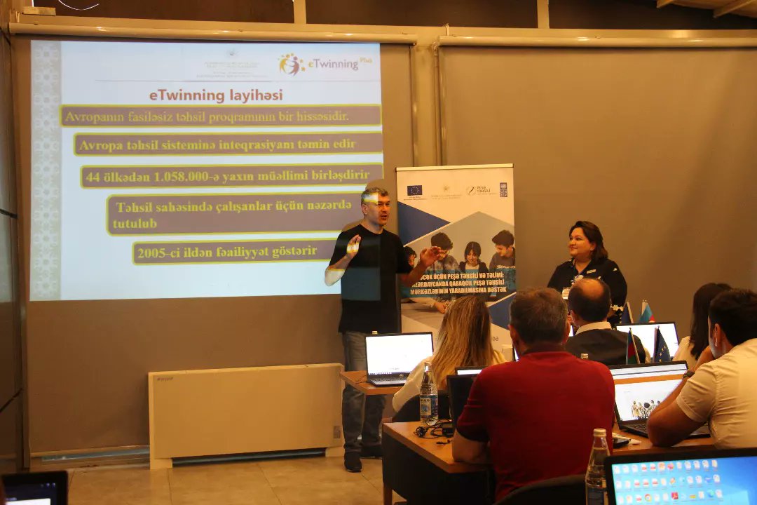 Kmal54884697's tweet image. Göygöl Peşə Məktəbinin  pedaqoji heyəti Gəncə şəhərində eTwinning layihəsi çərçivəsində seminarda iştirak etmişdir.
 #UNDP
#ESEP
#TSİİ
#Peşətəhsili
#eTwining