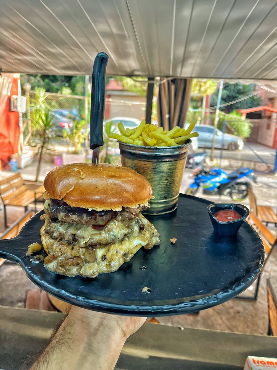 BXLebanon's tweet photo. Bon appetite 😋 https://t.co/VfwdBQ8oEL