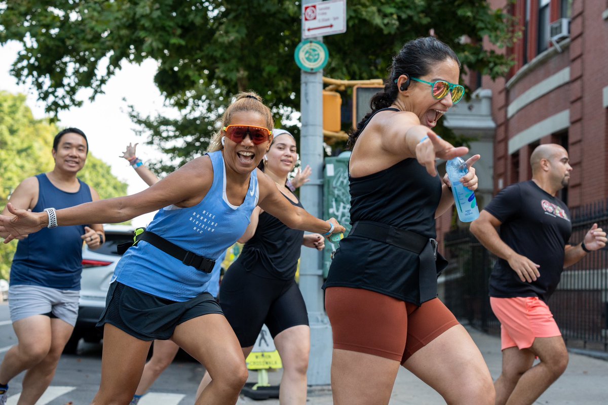 ArmoryNYC's tweet photo. Three weeks in, youβve had good runs, youβve definitely had some HOT runs and youβve had some tough ones. Time to focus on finding your strengths on the run.
πThe Nike T&F Center at The Armory
10 Miles - 8am
RSVP LINK IN OUR BIO!
SEE YOU ON SATURDAY
#ARMORYNATION
#NIKENYC https://t.co/zOSiCFH0ft