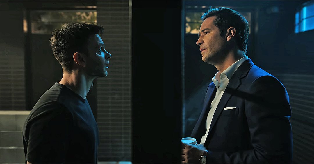 drawstuff99's tweet image. For a scene in the finale, we built this jail set for Mickey to go speak to a new client.

Lots of great paint textures by the paint team.  We often make the paint over-dramatized so it reads in darker lighting, like this scene.  #productiondesign #artdirection #thelincolnlawyer