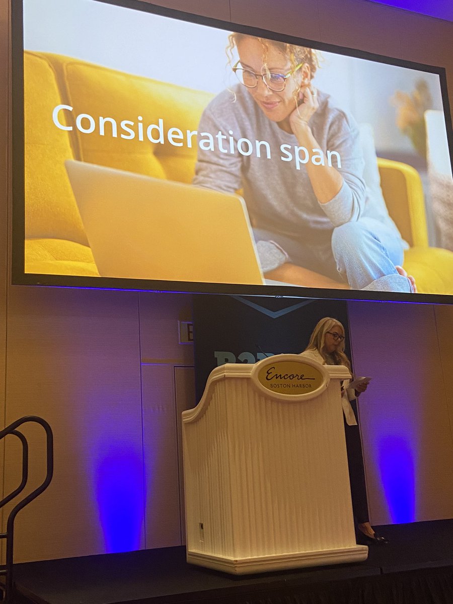 Do we have an attention span issue or a consideration span issue? Think how easily we binge-watch shows vs barely listen to a sales pitch. Great session at #b2bsmx w <a href="/InvisoCorp/">Inviso</a> #sales #demandgen #storytelling