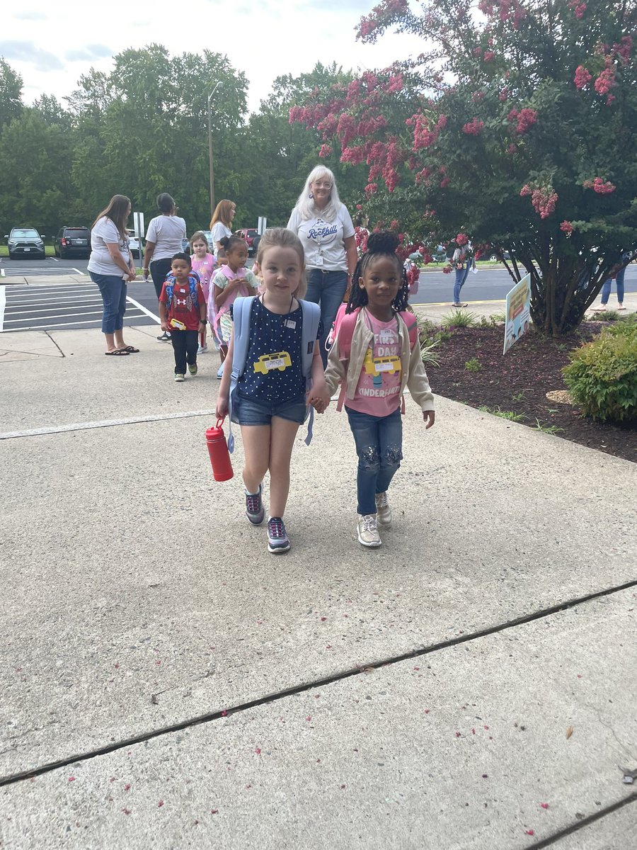 RockhillES's tweet photo. Welcome home to our Rockhill Kindergartners!  Your learning journey starts TODAY! @SCPSchools #ElevateStafford #RESBelieves https://t.co/8wPZYstYgm