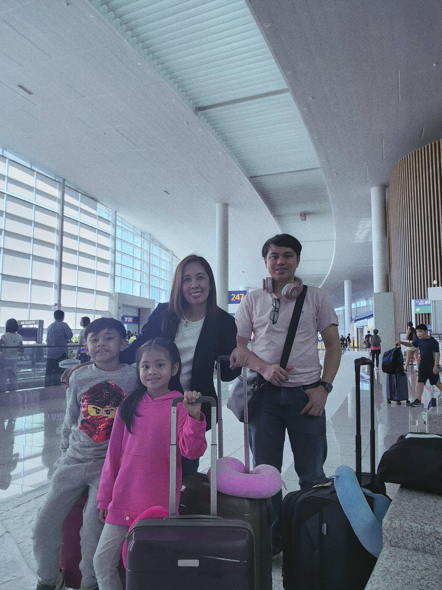 TeamVallangca's tweet photo. We will miss you Pinas 😥🇵🇭 https://t.co/EgdMdm3hVY