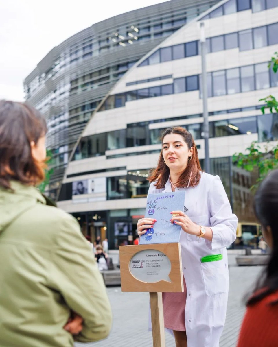 '📢🧬 Incredible time at #SoapboxScience in Düsseldorf last Saturday promoting #womenintechscience 🌟👩‍🔬 
Energized the crowd with a riveting talk on mitochondria and the immune system💪🔬
Thanks to @Soapbox_Rhld for the positive and amazing time!
@uni_koeln #SoapBoxScience