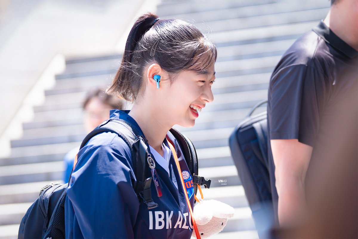 230805 여름의 아기토끼도..좋다*⸌☻ັ⸍*
#최정민 #ChoiJeongmin