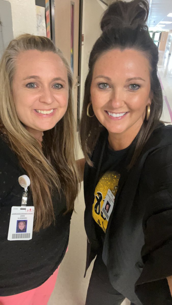 ambermhope's tweet photo. We love supporting our @Bussey_Owlets on the first day &amp; everyday! Enjoyed connecting with students &amp; staff! #BePresentGISD #Tier1day1 💛🖤 https://t.co/MMLgfUW4wI