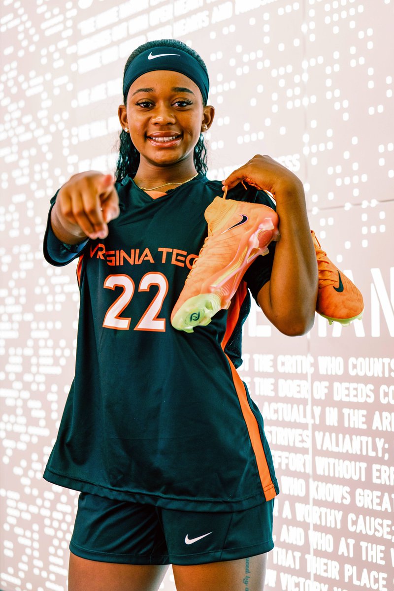 🤩𝘼 𝙉𝙚𝙬 𝙎𝙚𝙩 𝙤𝙛 𝙏𝙝𝙧𝙚𝙖𝙙𝙨 
 
#Hokies ⚽️ 🖤