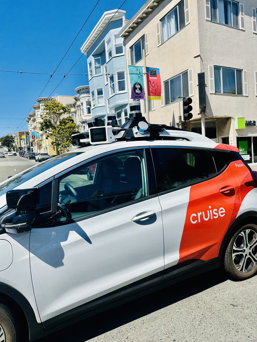 Spotted quite a few of these ⁦@Cruise⁩ fully driverless cars on the road in San Francisco 😎
