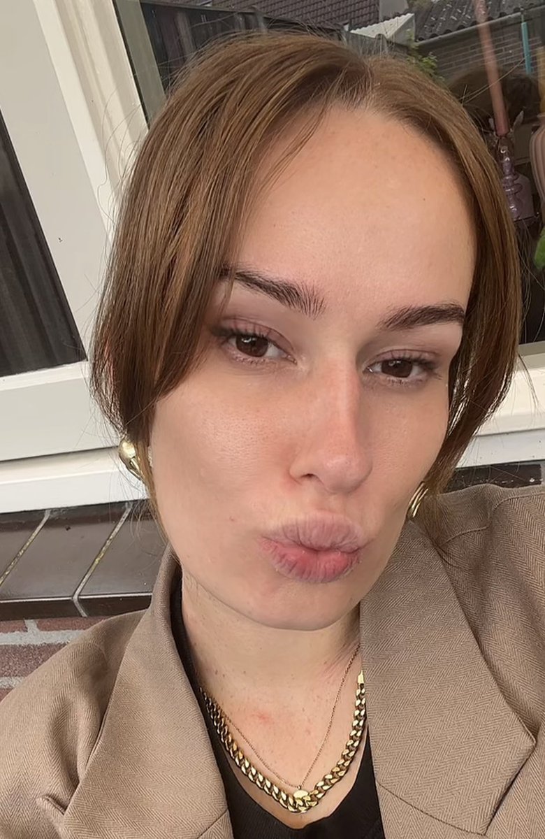 goddesviktoria's tweet photo. I own you losers. You can never stop thinking about me. 
Be the bad boy you are and start sending. And then send again. 

Findom femdom findomnl findomgoddess paypig cashcow finsub tikkieslaaf geldslaaf geldvarken feet feetsub https://t.co/SNokKJnu9j