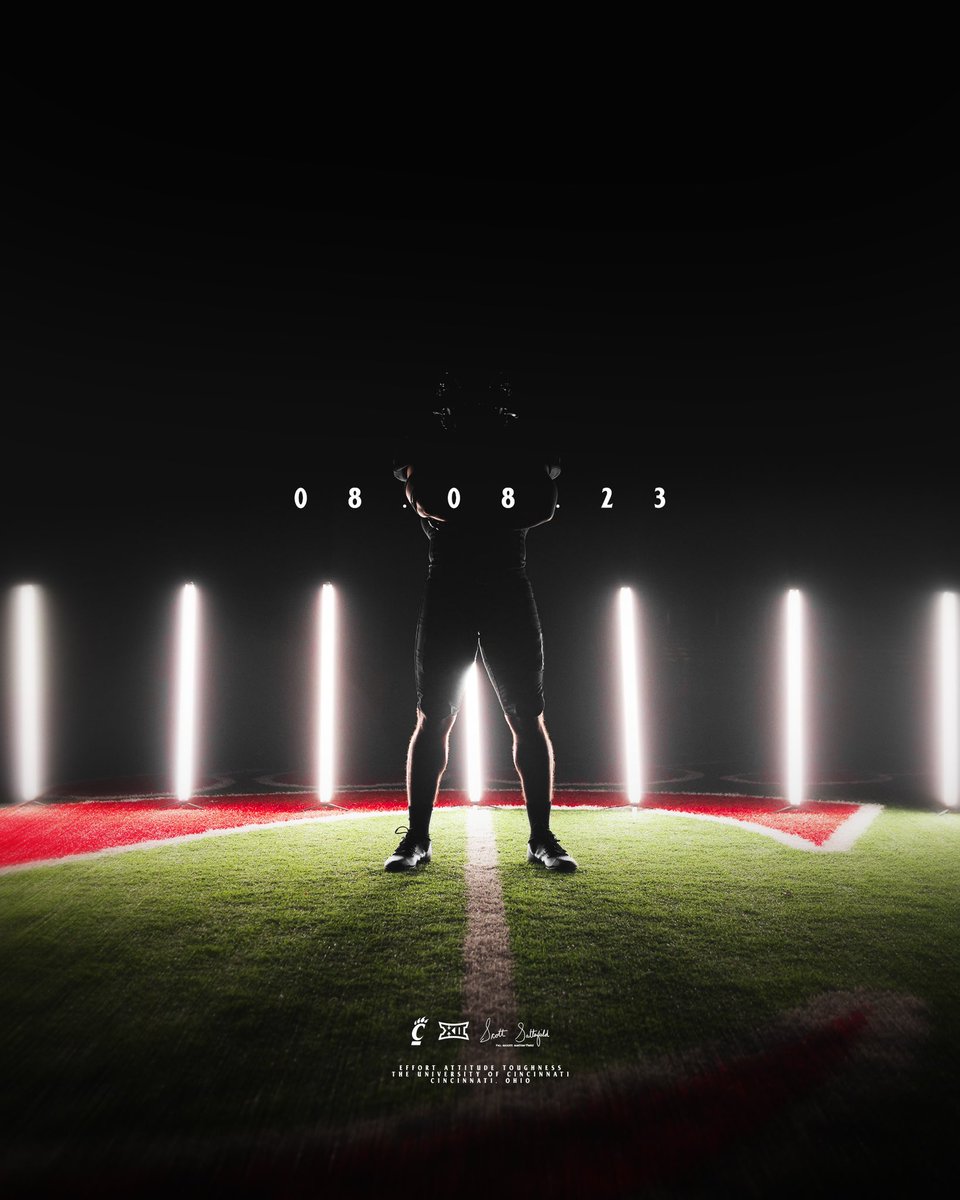 GoBearcatsFB's tweet photo. 🚨CONFIRMED🚨
New uni’s tonight at 6:00 pm

#Bearcats https://t.co/FuBTtq3R4i