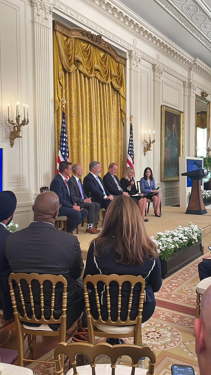 projunicorn's tweet image. Now taking the stage are the practitioners and experts!!!!