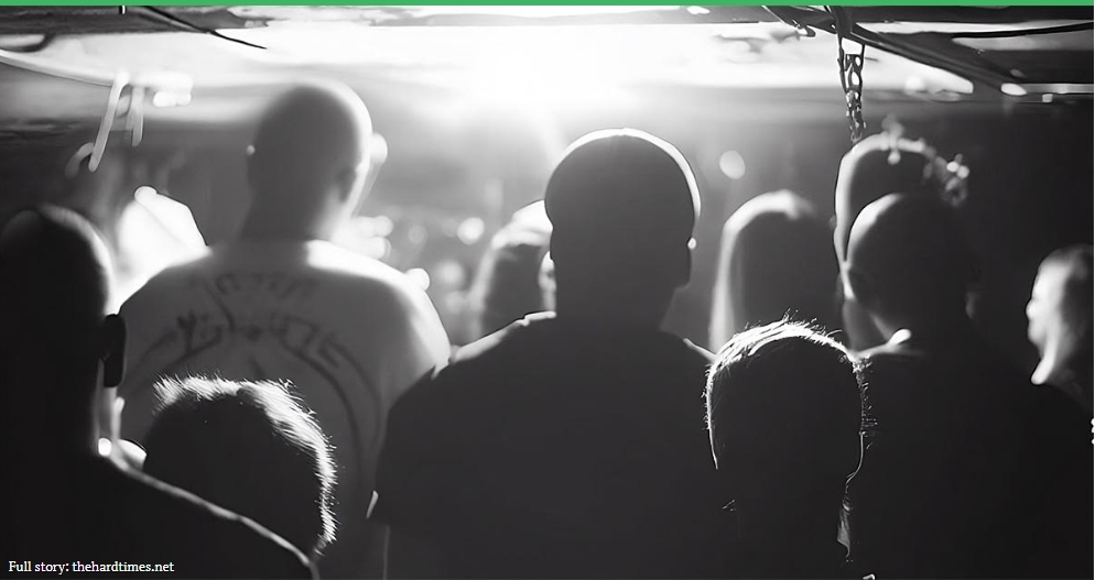 Band Playing Underground Venue Draws Record Crowd Thanks to Tornado Warning
thehardtimes.net/culture/band-p…