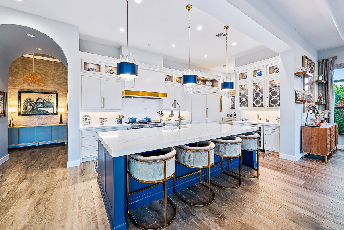 LuxWaterfront's tweet image. 💕Fantastic #CustomBuilt #Home💕
📍19981 SE Water Grass Dr, Jupiter, FL 33458
- $3,500,000
- 4 Beds, 5.5 Baths, 5,234 SqFt
View listing 👉 bit.ly/3pss2dv
📲 Call/Text Brenda Calcavecchia at 561-531-8130 for more info!
#jupiterflorida #realestateforsale #luxuryrealestate