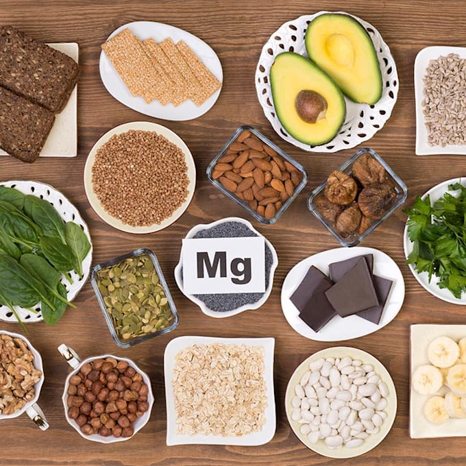 nutricionjavier's tweet photo. El magnesio está de moda. Hoy muchos influencers (de los que se incluyen médicos/nutricionistas) hasta recomiendan que compres SUPLEMENTOS. 
El magnesio está en casi todos los alimentos que consumimos a diario, es muy dificil que tengas deficiencia de este mineral. https://t.co/Gfn6SAkb0m