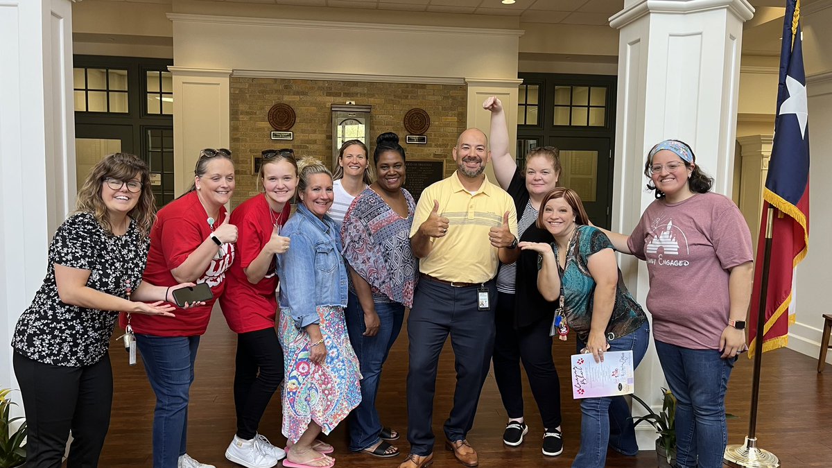 ShannonHeniff's tweet photo. Brushing elbows with the finest of leadership at the Administration building! @tisddpes @tisdpes #DPEScougarprowl #hometownteam https://t.co/0tIADuDKT1