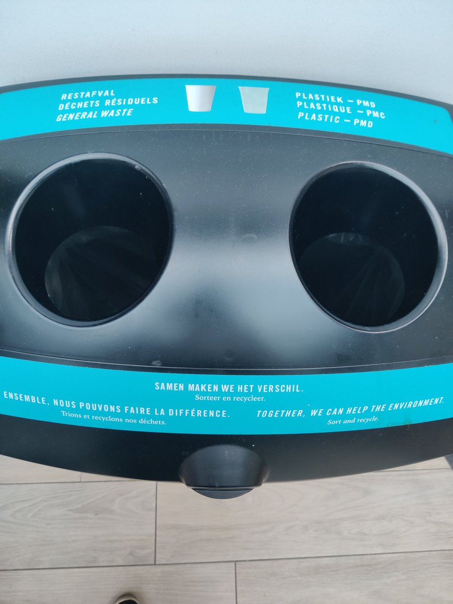 ElisabethLaird's tweet photo. .@BrusselsAirport might boast bins that say "together, we can help the environment" but it's not quite the "together" you'd imagine 😒 https://t.co/KgP1C00tQL