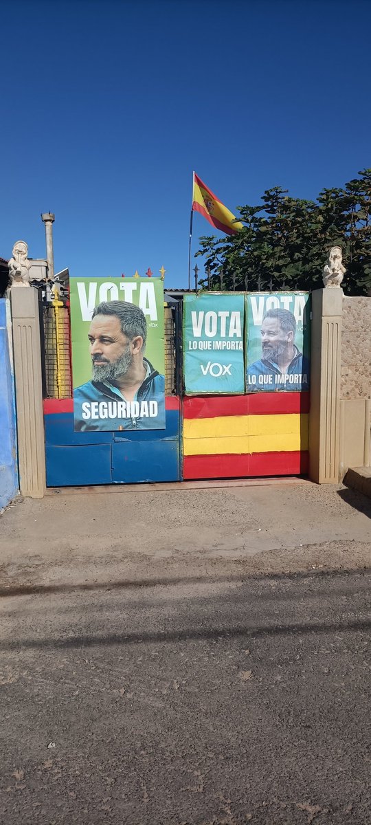 bigkrane's tweet photo. @Popeta11 hi ha merda arreu...Foto:playa El Puig,Valencia. 🤦🏻‍♂️ https://t.co/lTUqXL3da6