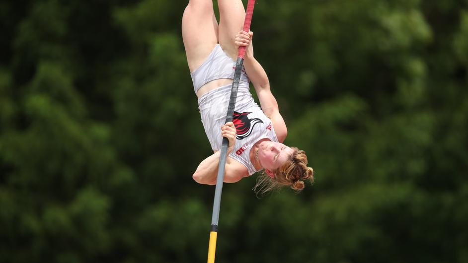 RUAthletics's tweet photo. #ScarletSpotlight: @RutgersTFXC
π½ 5οΈβ£ π₯ at B1G Indoors
π½ Timberg captures B1G Outdoor title
π½ 3οΈβ£ qualify for Indoor Nationals
π½ 2οΈβ£ qualify for Outdoor Nationals
#yeaRinReview https://t.co/ii1NtO24tW