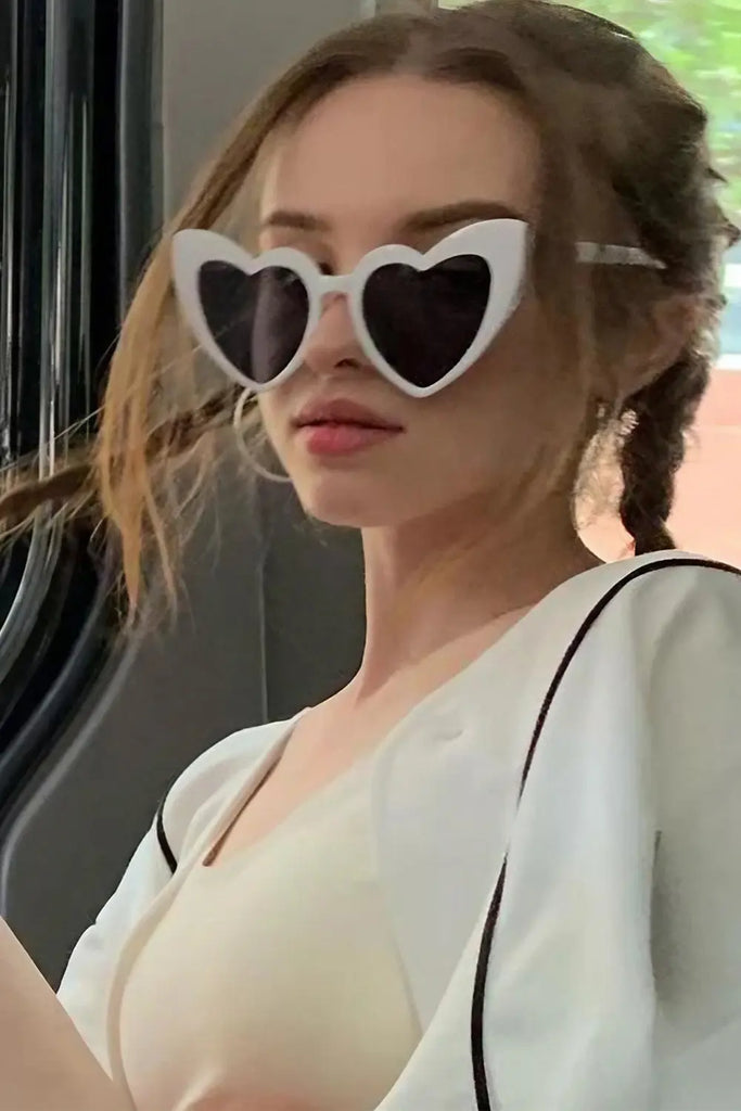 Strange_Cl0thes's tweet photo. 🤯 You won’t believe this! Big Heart Sunglasses selling at $14.99 🤯
by Strange ⏩ https://t.co/pHEINnsTbZ
 🚀 Selling out fast so be quick! 🚀

#StrangeClothes #FashionOnline #TrendyClothes #FashionDeals #Fashionista #FashionAddict https://t.co/hvxvFIJNEG