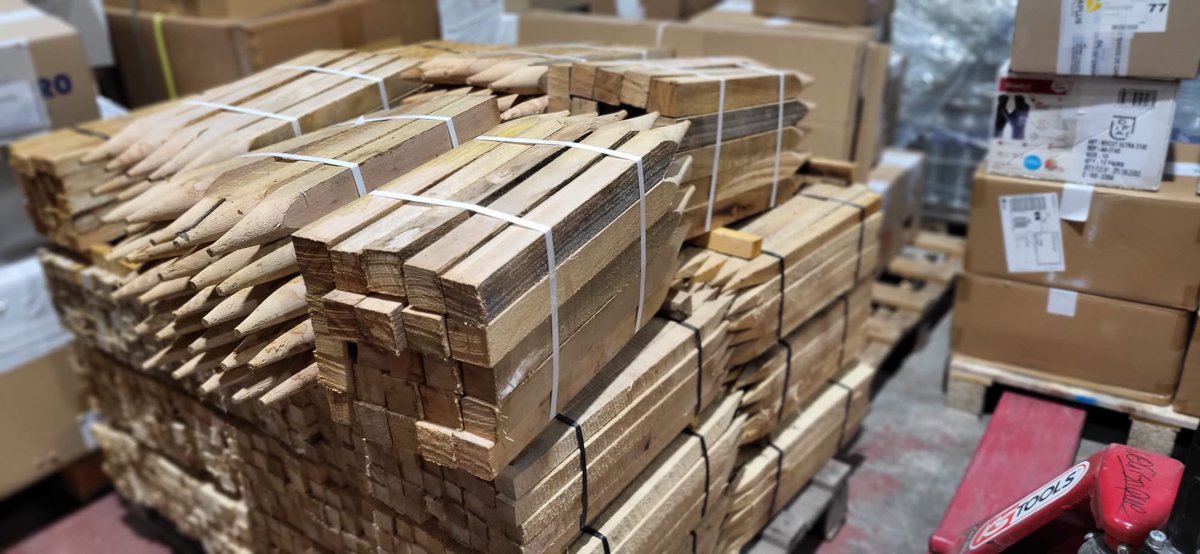 FIServices77's tweet photo. Ça ne s'arrête jamais 🏗 🚧
Même l'été au cœur des vacances, le service client est notre priorité 🚚 🚨  #fiservices #masterpro77 #siprosiproche https://t.co/x4zVciQczE