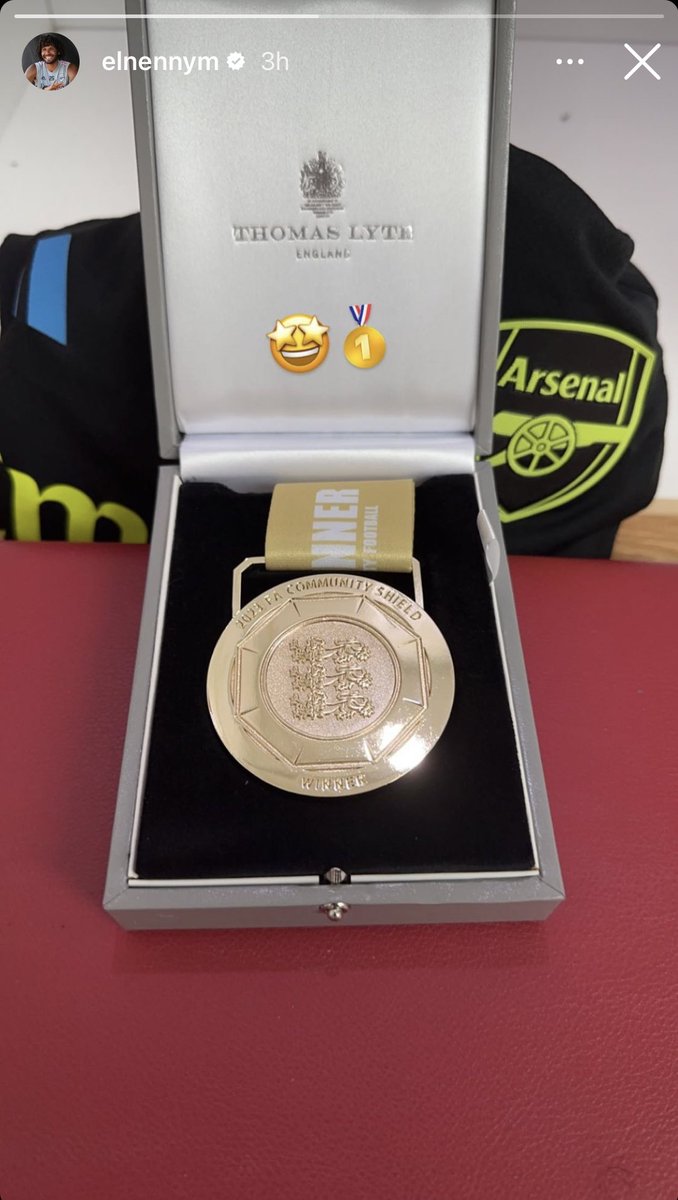 Mohamed Elneny on Instagram story, showcasing his Community Shield winners medal. 🏅 #afc