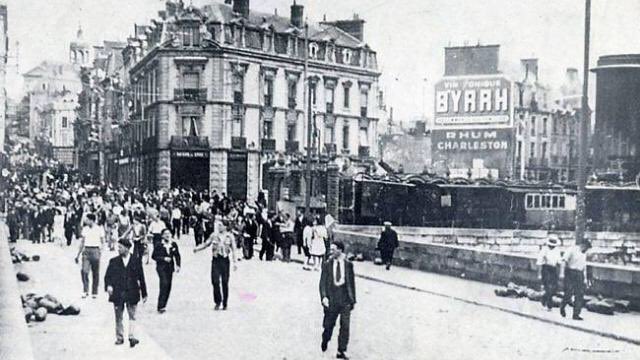ClementCln's tweet photo. Il y a 79 ans, les soldats américains menés par le Général Patton libéraient Le Mans avec le soutien des résistants sarthois. J’ai une pensée particulière pour mon ami Jean-Jacques Auduc, plus jeune résistant de la 2nde guerre mondiale. Hommage aux combattants de la liberté ! https://t.co/BLKCfdkUV5