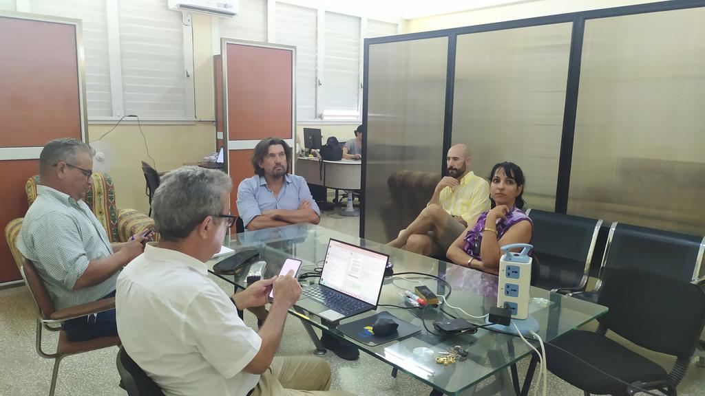 cidemuclv's tweet photo. Recibimos la visita de Francisco Agrela Sainz, Catedrático de la Universidad de Córdoba, interesado en el trabajo realizado en el CIDEM. Entre los aspectos más importantes de la visita realizaron un encuentro con trabajadores del centro y conocieron los proyectos en que trabajan. https://t.co/ev5U3hojXL