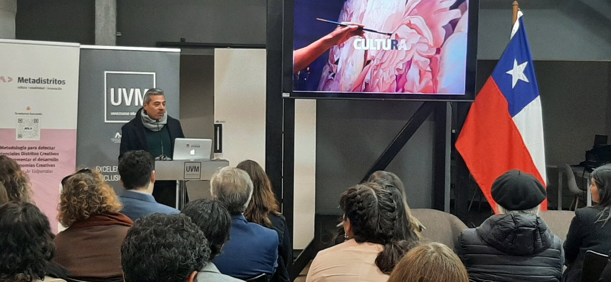 corfovalparaiso's tweet photo. Hoy participamos en el lanzamiento del programa Metadistritos de la @UVM_cl, iniciativa promovida por #Valpocreativo que aplicará una metodología para detectar potenciales distritos creativos para incrementar el desarrollo de las #EconomíasCreativas. https://t.co/nJZBoIzPzx