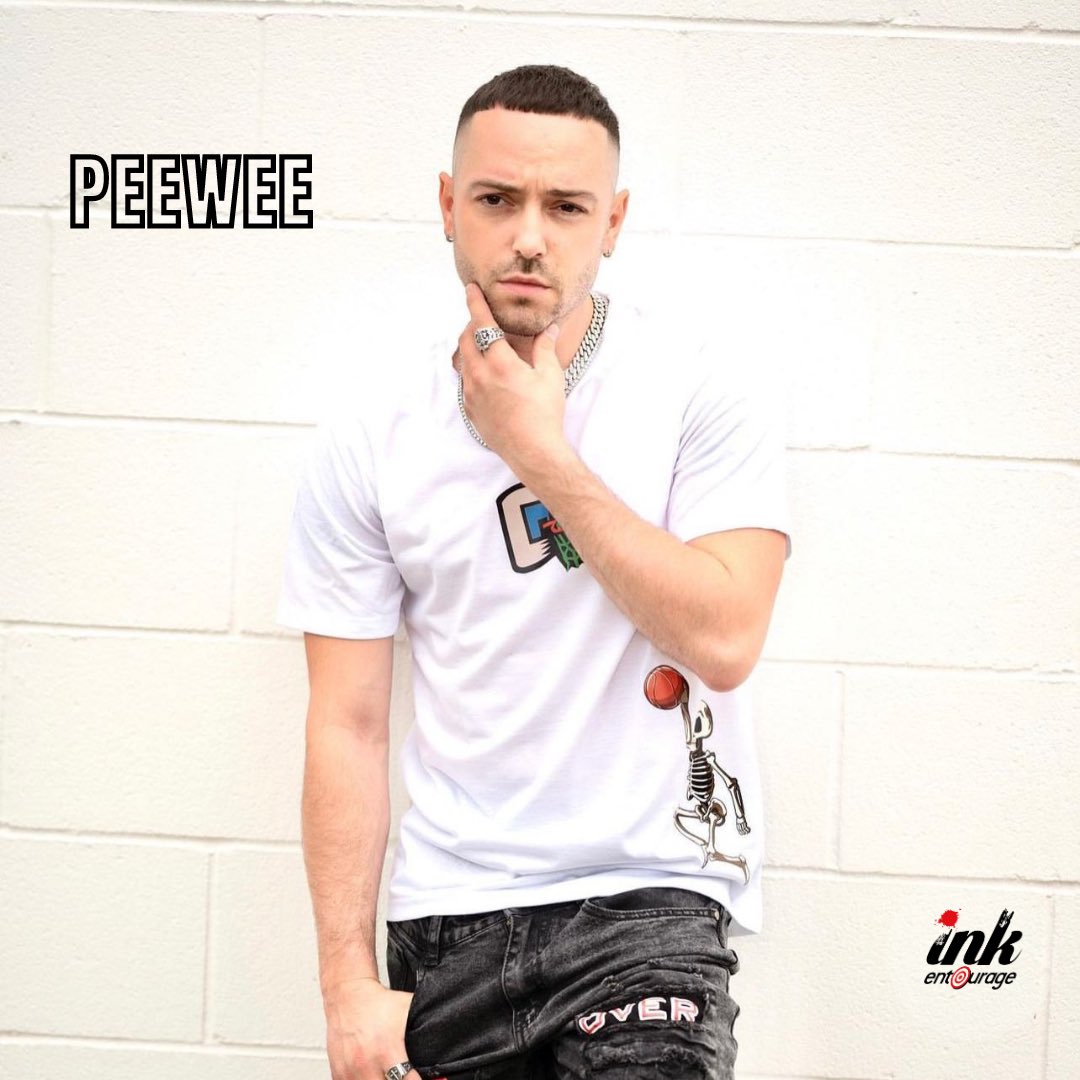 InkEntourage's tweet photo. 🚨 ¡¡¡Atención fandon de @peeweemusic!!! 🚨 el cantante favorito de muchos formará parte del @hotelvipmx. Quédate pendiente del estreno por canal 5 a las 8 pm este 16 de agosto. Aquí, el lujo ¡se gana! #El5 #HotelVIPMX https://t.co/do2jBxbFcI
