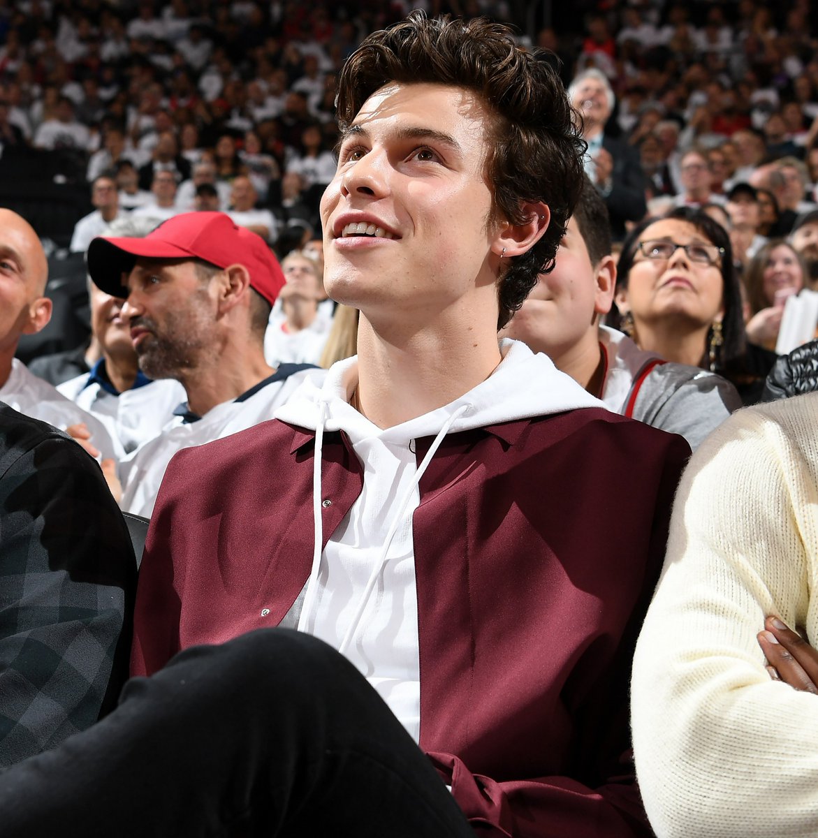ScotiabankArena's tweet photo. Whether on stage or from the sidelines, we love @ShawnMendes 💙 Happy Birthday from #ScotiabankArena 🎉 https://t.co/EQwH2SC4xk
