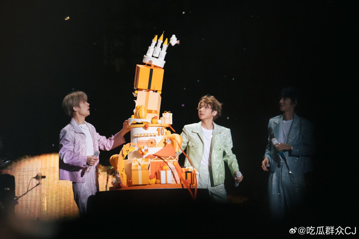 yy_jacksonqx's tweet photo. Beautiful moments. 

#TFBOYS #TFBOYS10thanniversary https://t.co/KymYPYXXw7