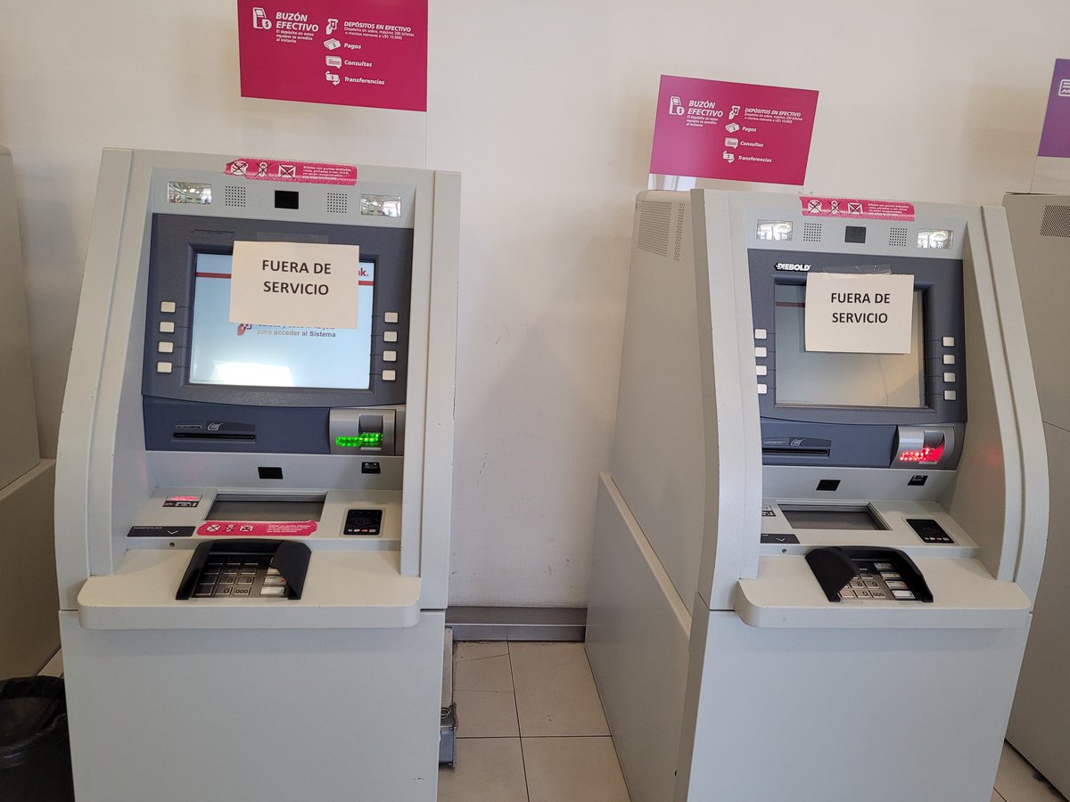 clauhaim's tweet photo. @ScotiabankUy Siguiente semana. Misma situación!! El cajero no sabe decirme si me cobran comisión por depositar en caja. Pero claramente no es mi responsabilidad https://t.co/hi6cp5FIUf