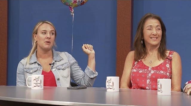 The Ladies talk about events coming up in town. They also have to say farewell to one of their original co-hosts who has accepted a job outside of Londonderry. #LondonderryTV #londonderrynh <a href="/tolview/">The Londonderry View</a> 
youtu.be/9LEab9-pG4U
