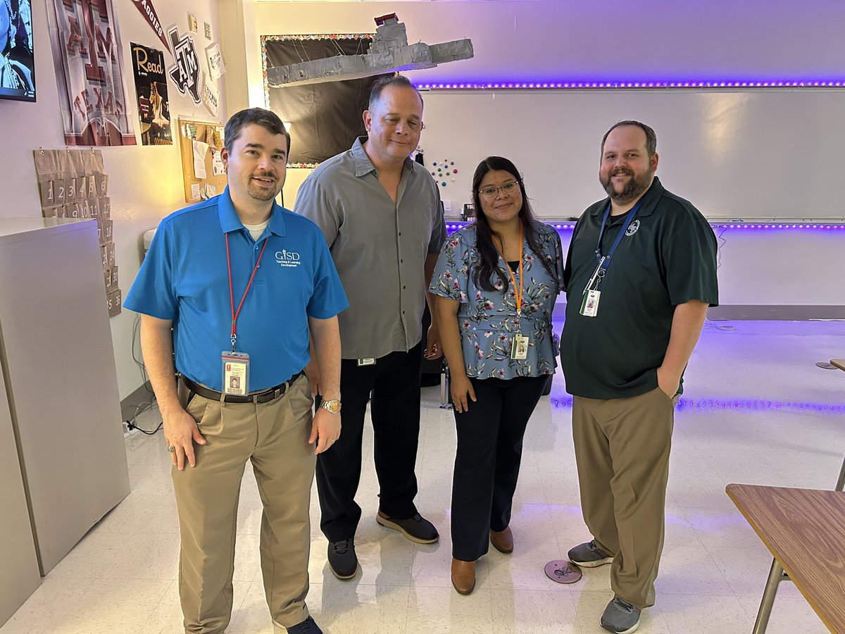 Hatch_2116's tweet photo. This awesome team has settled into the #ReadyHall and is ready to lead #USH scholars to success! @NFHS_Rangers @ambermhope @GisdSoc @SereneD15 #BePresentGISD https://t.co/SMHUSbM4gp