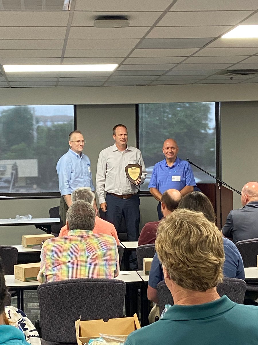 ashe_bg's tweet photo. Congrats to the ASHE-BG Transportation Improvement Project Award Winner ($5 Million &amp; Over)
Graves Road Interchange Design-Build
Owner: KYTC District 6
Designer: Palmer Engineering
Contractor: Eaton Asphalt Paving Co., Inc.
Thanks to Stephen Sewell from Palmer for presenting https://t.co/q8D8SAZUcs