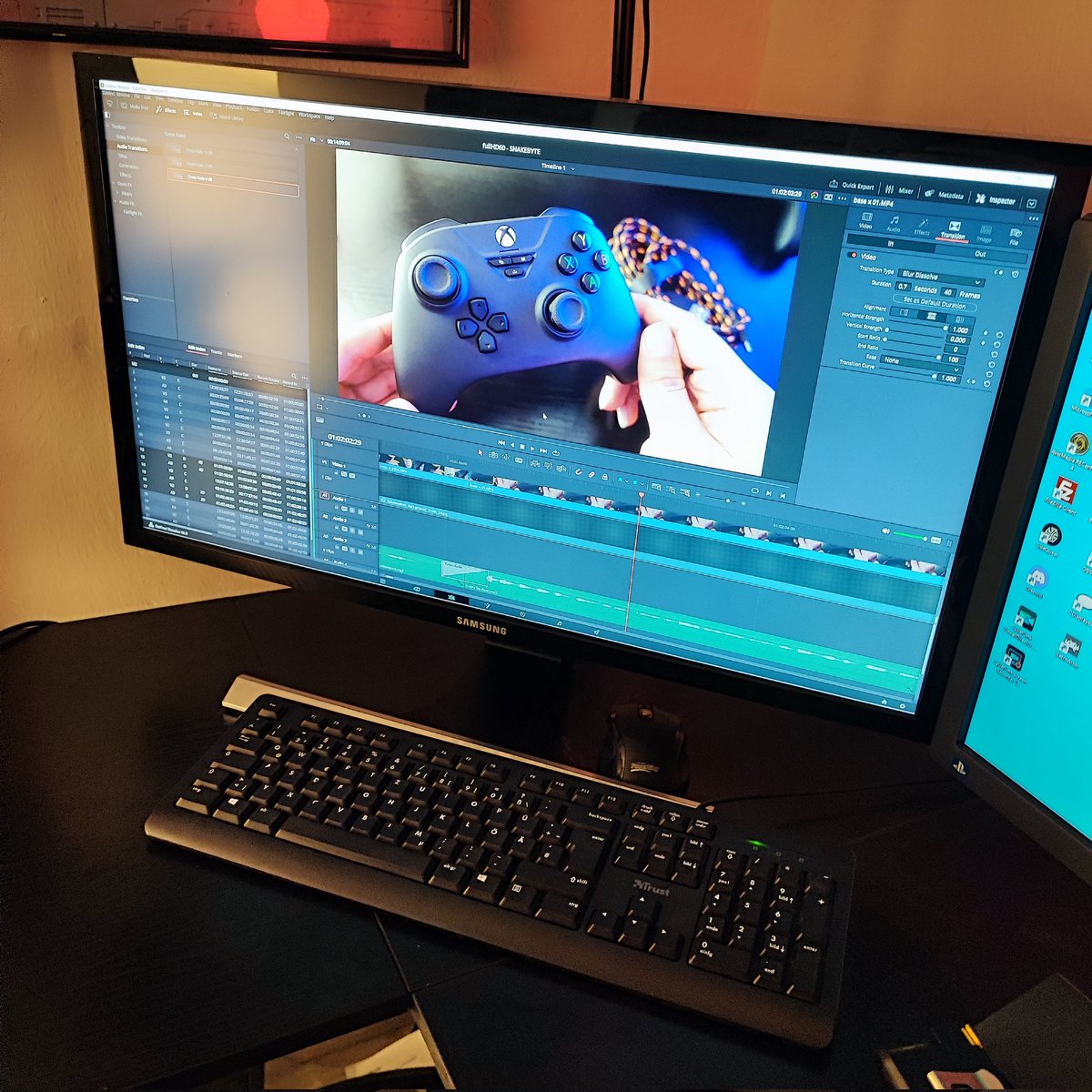 Spiele_Welten's tweet photo. Arbeite gerade an einem Controller Video und stelle euch am Freitag kommende Xbox Controller von @snakebyteDE vor. Und ich sage euch: die sind der absolute OBERHAMMER! 😎 https://t.co/7BZEAPaEld