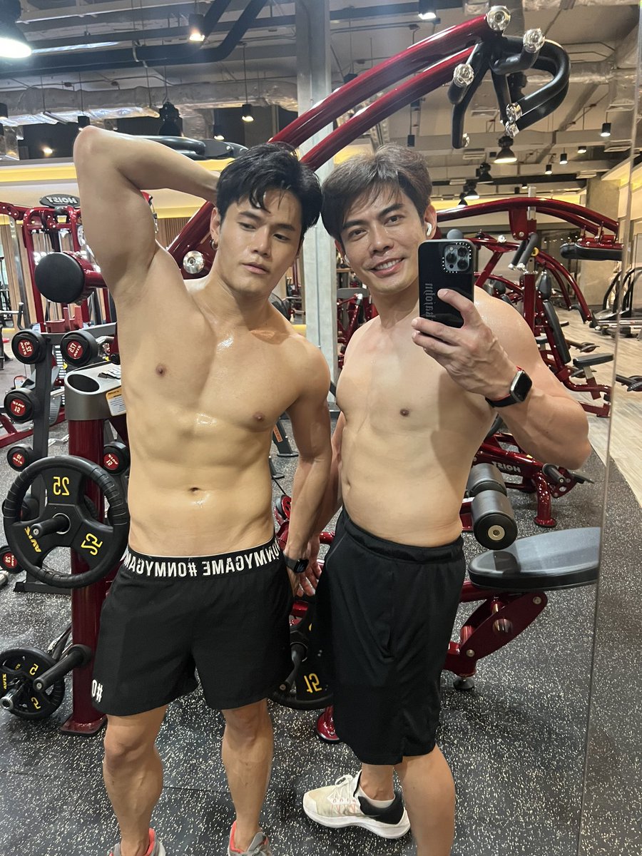 PkKajohn's tweet photo. After gym #petchpipat #pkkajohn @PipatPetch https://t.co/qNppS0EBxt