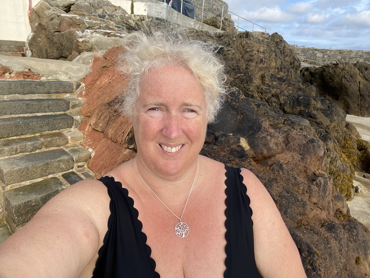 karin_macleod's tweet photo. Lovely swim at La Vallette bathing pools this morning ❤️❤️ https://t.co/mqCFO6OhBO