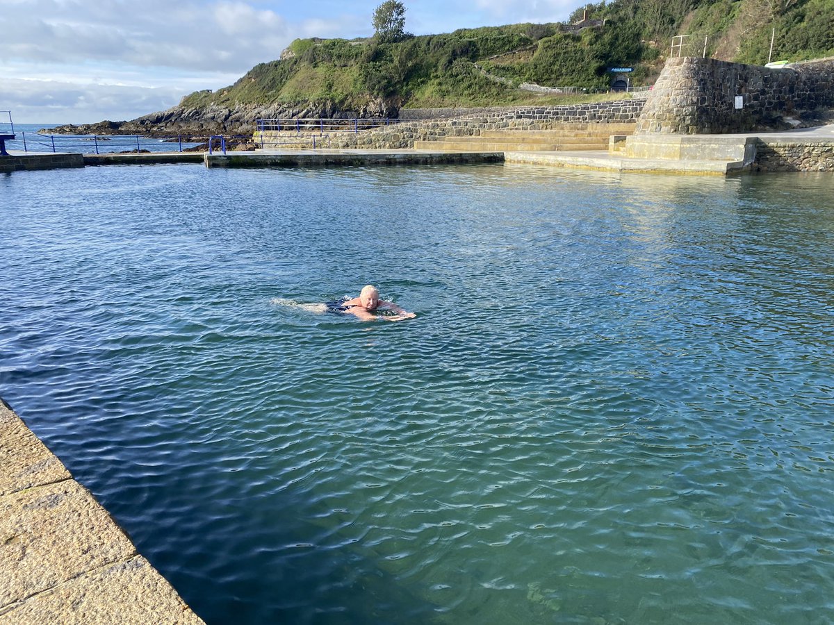 karin_macleod's tweet photo. Lovely swim at La Vallette bathing pools this morning ❤️❤️ https://t.co/mqCFO6OhBO