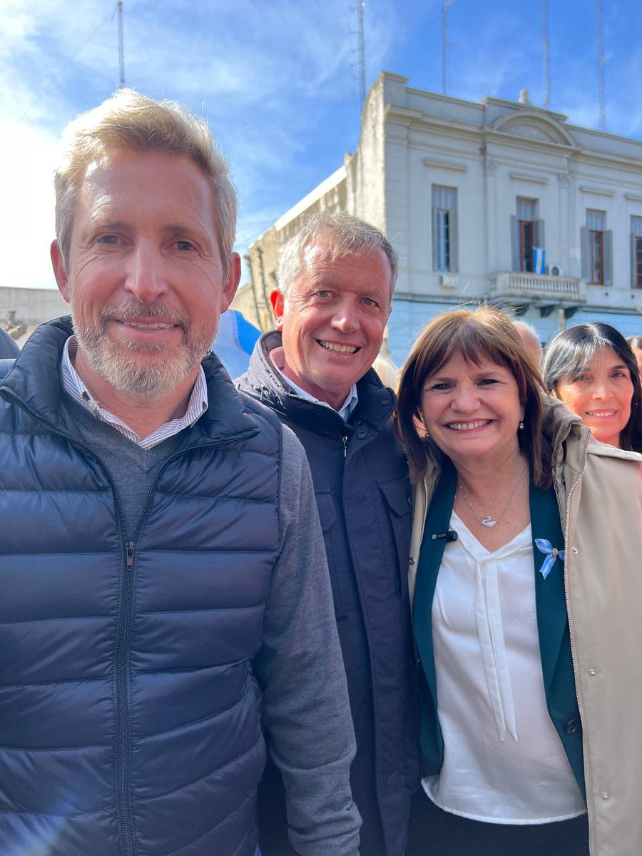 Vine a Victoria, Entre Ríos, con @PatoBullrich a apoyar a un amigo y gran dirigente, @frigeriorogelio. Estamos convencidos de que será un excelente gobernador. Con este equipo en la Provincia y en la Nación, Entre Ríos será un polo de desarrollo para todo el país.