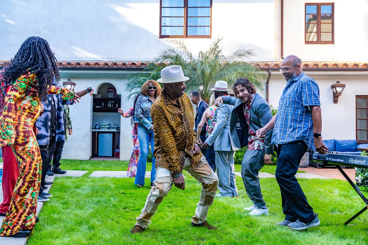 imcharleswright's tweet photo. Calling on my worldwide family to let loose and have some fun! #GotTheFeeling to groove and #DoingItOnTheFlo - It's the only way to get down 🕺

Pre-Save Out Now! Link in Bio! Releasing August 11

#CharlesWright #iamCharlesWright https://t.co/T39RJlPM7A