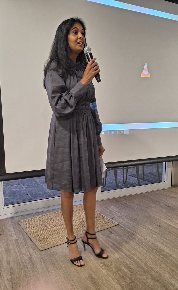 GDGCapeTown's tweet photo. Lavina Ramkissoon taking us through the good, the bad and the ugly of AI. #Accso #GDG #WomensdayatAccso https://t.co/yAA0AXGzmq
