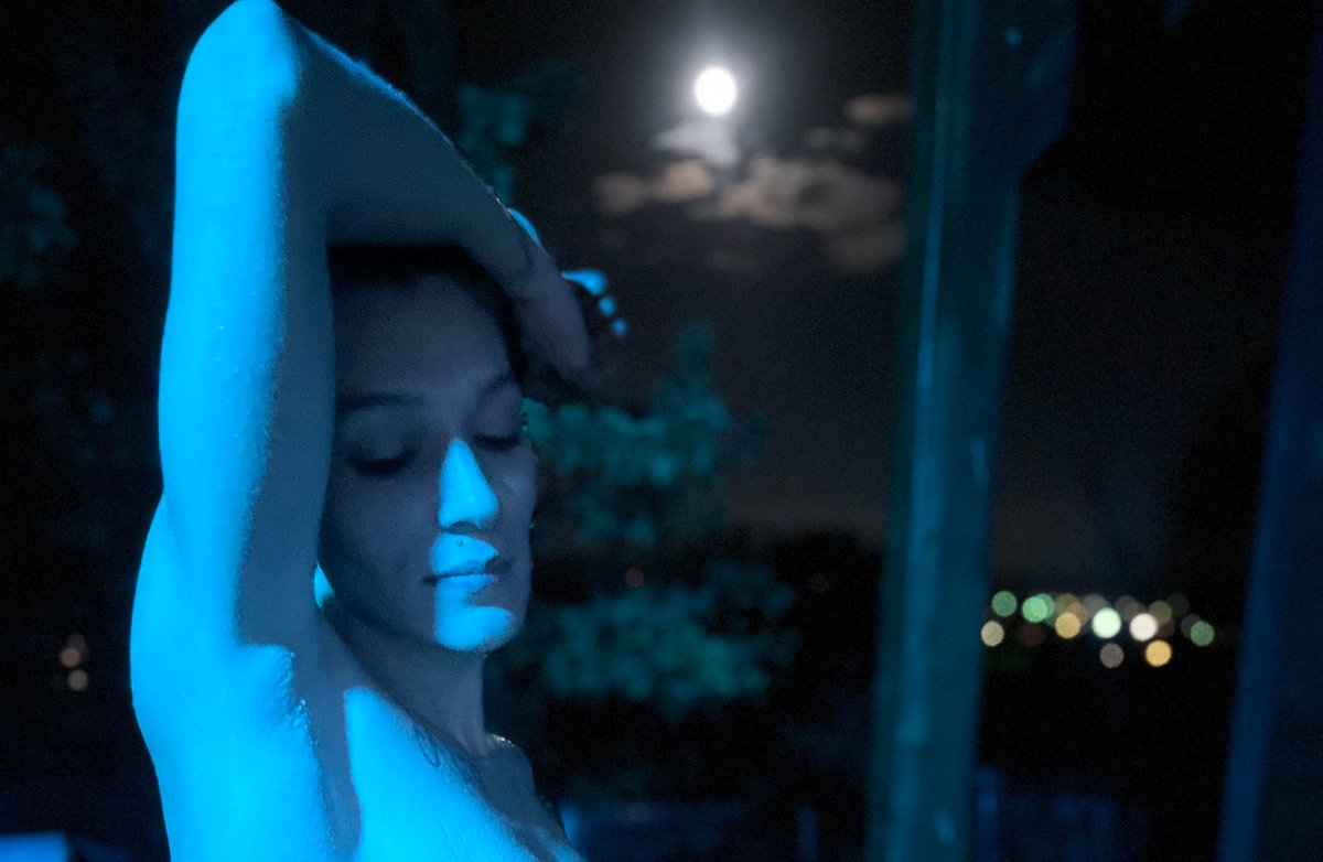 Benzibunny's tweet image. Lady’s like me only come around once in a blue moon 🌚 ❤️ #F4F #newcontentcreator 
#moonstuff