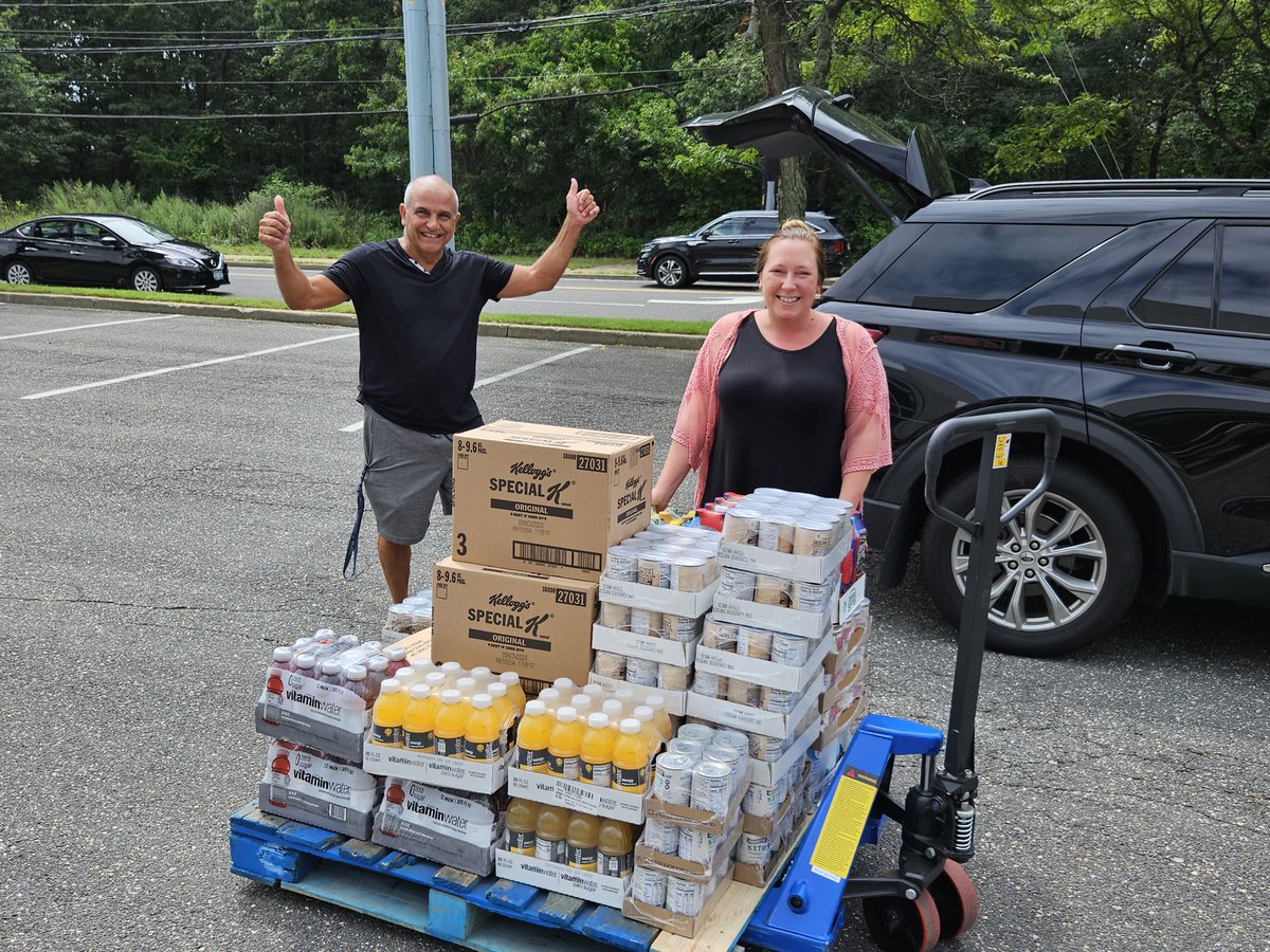 OPTIONS4CL's tweet photo. Options is #grateful to our #partners at True North Community Church and Serve All NY for another generous donation. Thank you!!!
#Community #LongIsland #NonProfit #TeamOptions #Philanthropy #LongIsland #Charity #Leadership #YolandaRobanoGross #Donate #Giving #GiveBack #ServeAll https://t.co/L9etJgejXZ