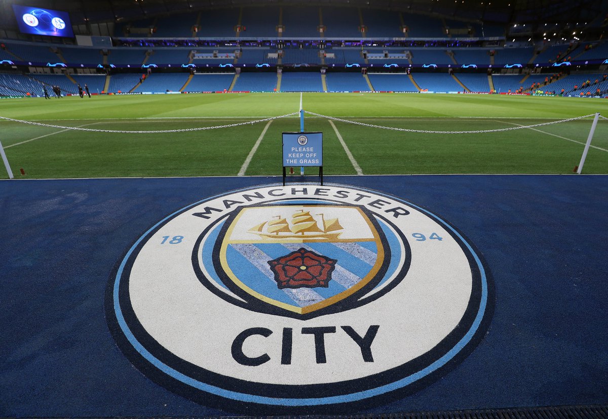 ActuFoot_'s tweet photo. 🚨 OFFICIEL ! Manchester City va sortir un documentaire retraçant la saison du triplé. 🏆💙 https://t.co/dthcvz2Wxq